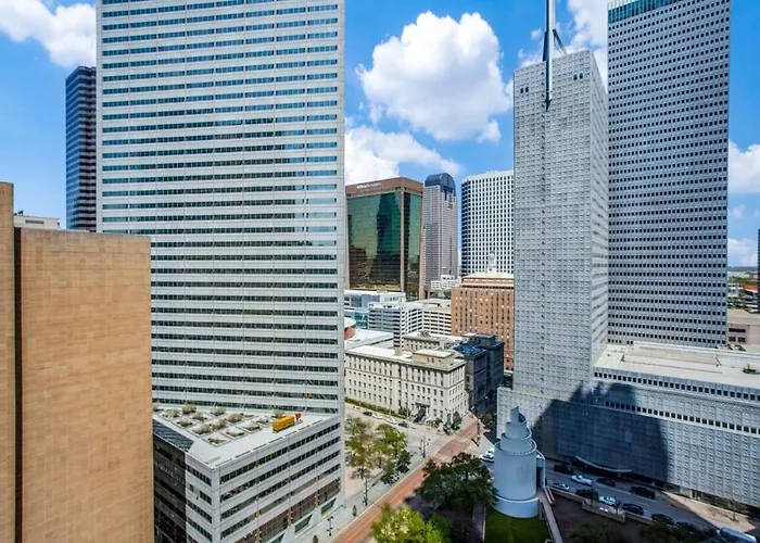 22Nd Fl Bold Cozysuites With Pool, Gym
